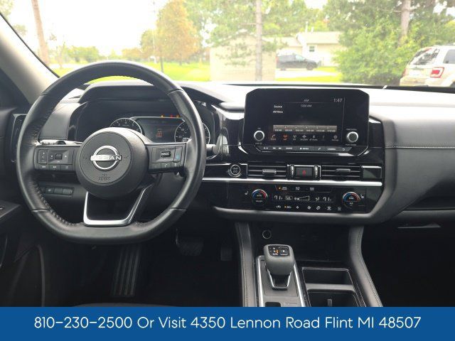 Used 2024 Nissan Pathfinder SV FWD image 16