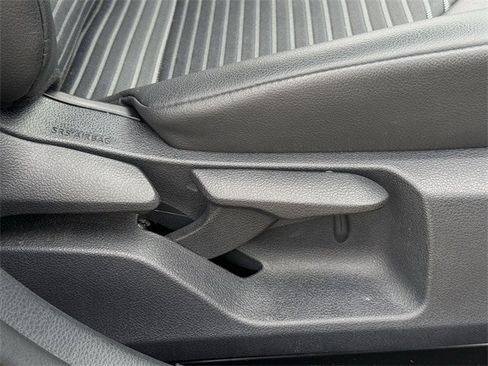 Used 2023 Toyota Camry SE image 28