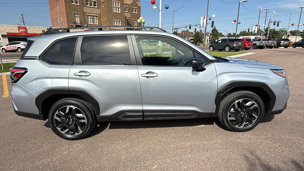 Used 2025 Subaru Forester Limited w/ Popular Package #2 AWD/4WD image 4