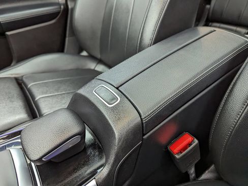Used 2020 Mercedes-Benz GLB 250 4MATIC image 30