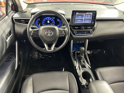 Used 2022 Toyota Corolla Cross XLE w/ Convenience Package image 23