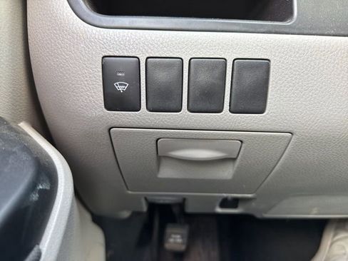 Used 2016 Toyota Highlander LE image 16