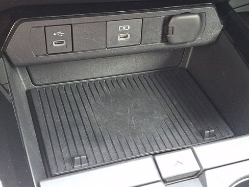 Used 2023 Toyota Prius Prime FWD image 23