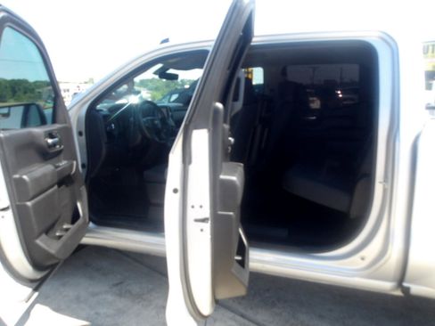 Used 2020 Chevrolet Silverado 1500 Custom w/ Custom Value Package image 15