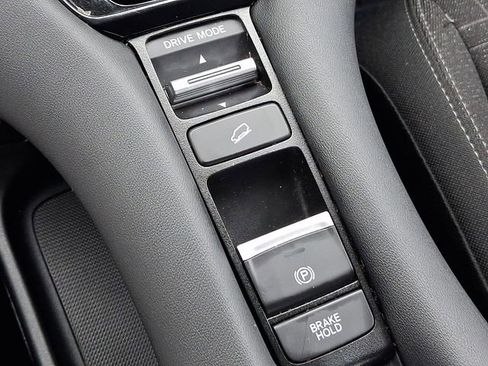 Used 2023 Honda HR-V LX image 25