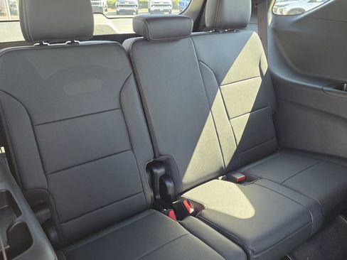 New 2026 Chevrolet Traverse High Country w/ LPO, Floor Liner Package FWD image 9