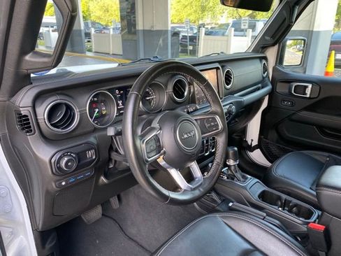 Used 2023 Jeep Wrangler Unlimited Sahara w/ Cold Weather Group image 14