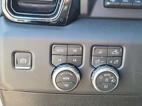 New 2026 GMC Sierra 2500 AT4 w/ AT4 Premium Plus Package image 25