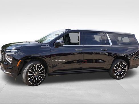 Certified 2026 Chevrolet Suburban High Country AWD/4WD image 10