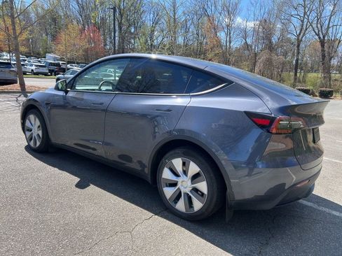 Used 2023 Tesla Model Y Long Range image 8