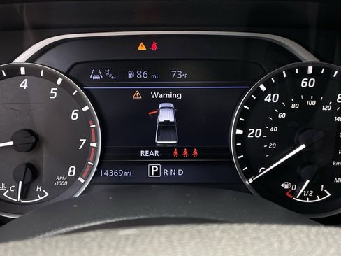 Used 2024 Nissan Titan SV w/ SV Convenience Package image 15