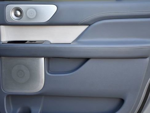 Used 2018 Lincoln Navigator L Black Label image 32