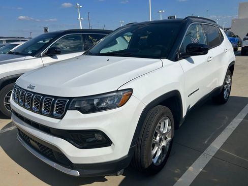 Used 2025 Jeep Compass Limited AWD/4WD image 14