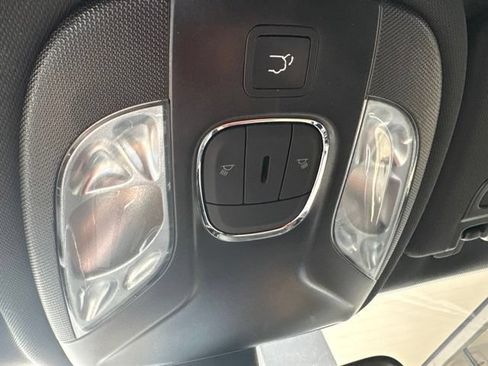 Used 2023 Jeep Compass Latitude w/ Convenience Group AWD/4WD image 17