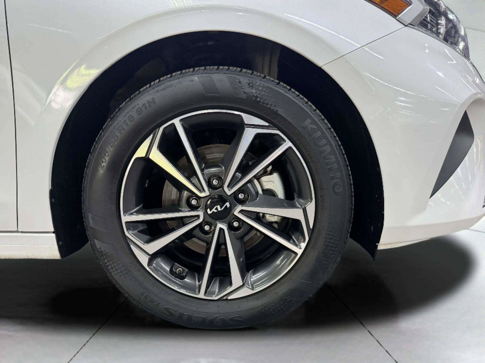 Used 2024 Kia Forte LXS FWD image 41