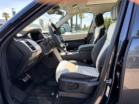 New 2026 Land Rover Discovery Dynamic SE AWD/4WD image 4
