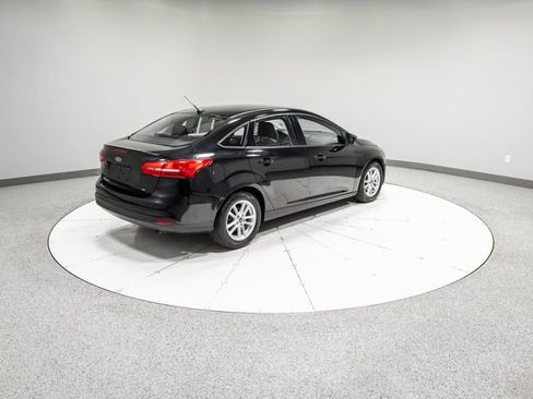 Used 2018 Ford Focus SE FWD image 28