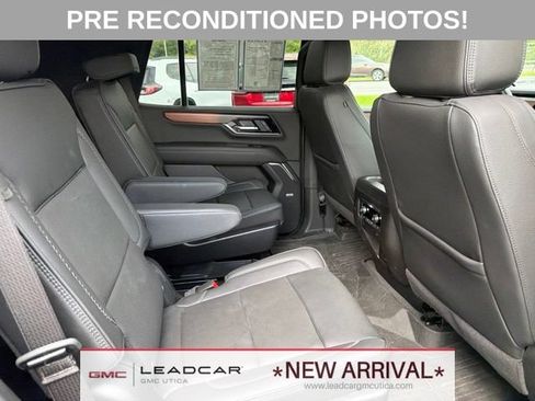 Used 2025 GMC Yukon Denali w/ Sun & Power Step Package AWD/4WD image 14