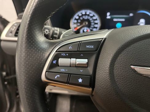 Used 2023 Genesis G70 2.0T image 18