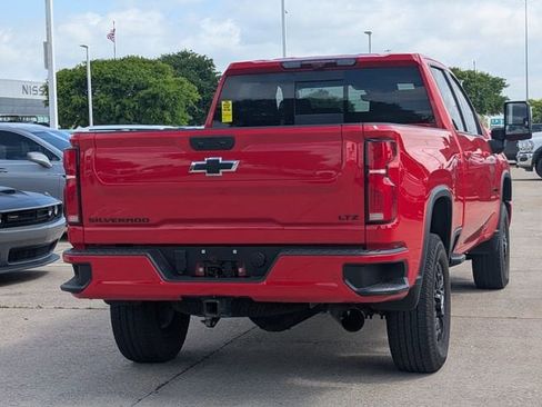 Used 2024 Chevrolet Silverado 2500 LTZ w/ LTZ Plus Package image 4