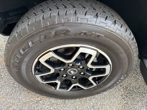 Used 2025 Ford Bronco Outer Banks image 11