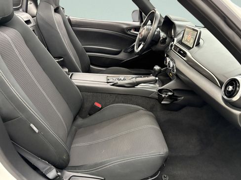 Used 2018 FIAT 124 Spider Classica w/ Technology Group image 26