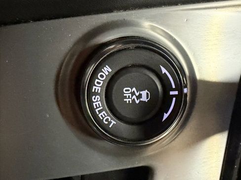 Used 2019 Chevrolet Corvette Stingray Coupe w/ 1LT image 15