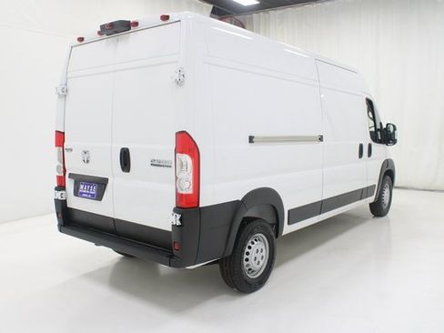 Used 2025 RAM ProMaster 2500 w/ Convenience Group image 22