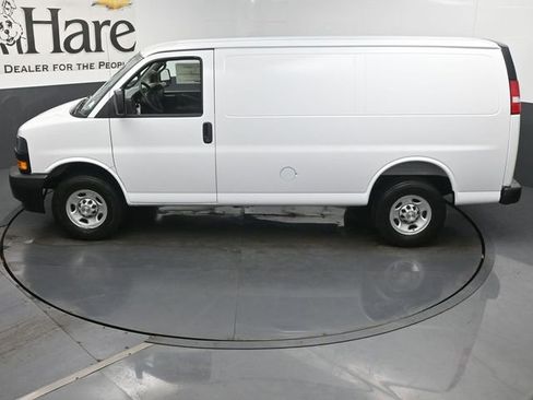 New 2026 Chevrolet Express 2500 w/ Driver Convenience Package RWD image 22