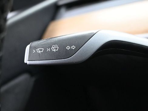 Used 2021 Tesla Model Y Long Range AWD/4WD image 33