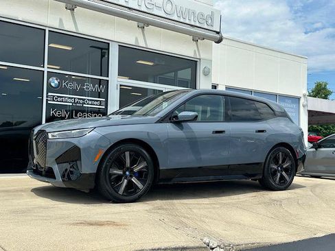 Certified 2023 BMW iX xDrive50 w/ Premium Package AWD/4WD image 4