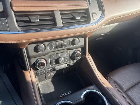 Used 2022 Chevrolet Suburban High Country image 35