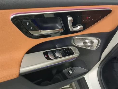 Used 2026 Mercedes-Benz GLC 300 4MATIC image 17