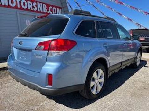 Used 2011 Subaru Outback 2.5i Limited w/ PWR Moonroof Pkg image 7
