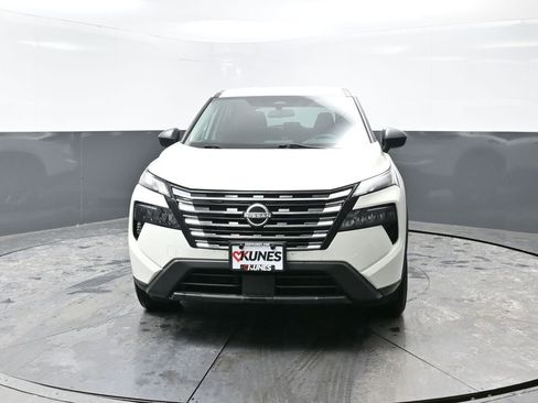 Used 2024 Nissan Rogue S image 7