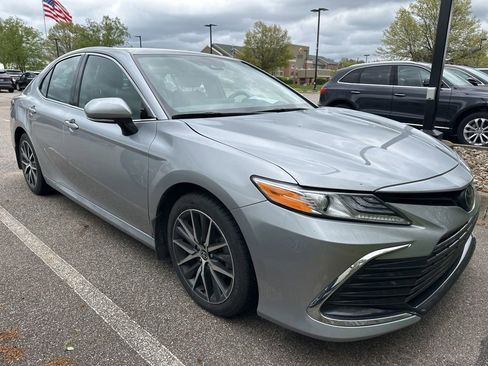 Used 2024 Toyota Camry XLE FWD image 2