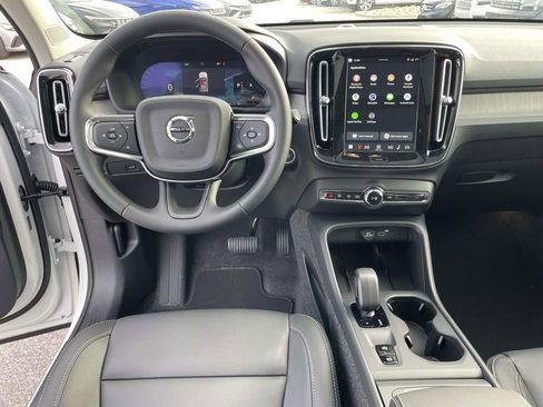 New 2026 Volvo XC40 B4 Core w/ Climate Package image 4