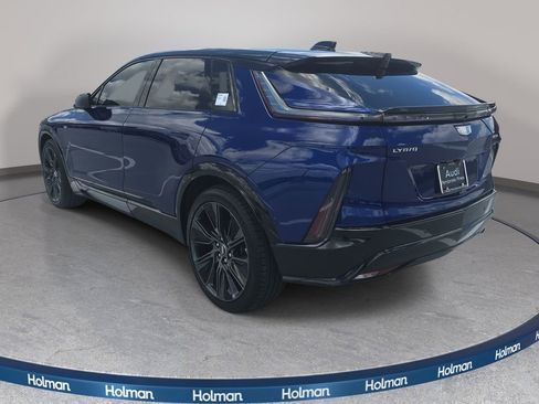 Used 2026 Cadillac Lyriq Signature Sport AWD/4WD image 8