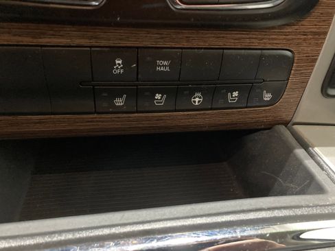 Used 2018 RAM 1500 Laramie w/ Convenience Group image 32