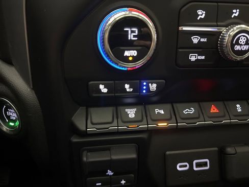 Used 2023 GMC Sierra 2500 SLT w/ SLT Premium Package image 8