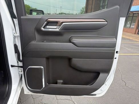 Used 2024 Chevrolet Silverado 1500 LT AWD/4WD image 15