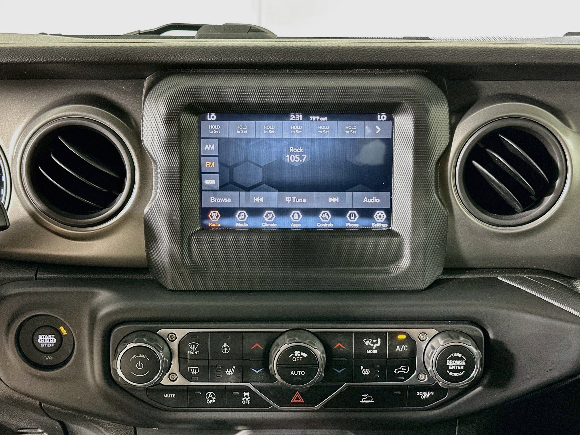 Used 2023 Jeep Gladiator Sport AWD/4WD image 19