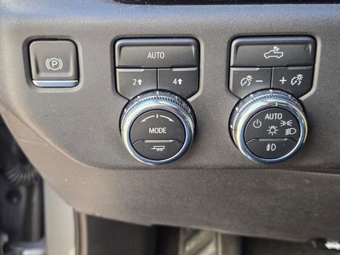 Used 2023 GMC Sierra 1500 Elevation image 27