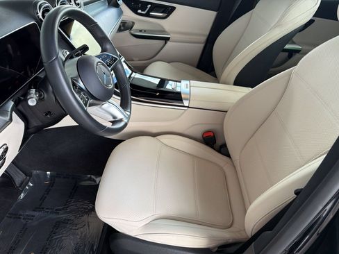 Certified 2026 Mercedes-Benz GLC 300 image 5