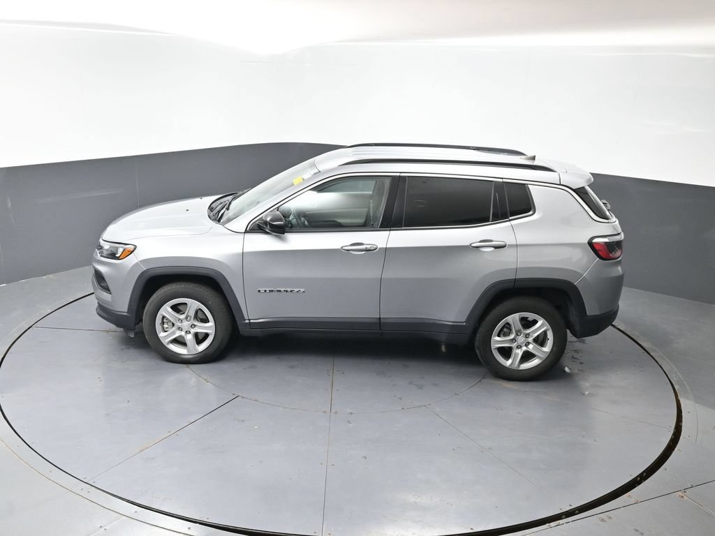 Used 2024 Jeep Compass Latitude AWD/4WD image 46