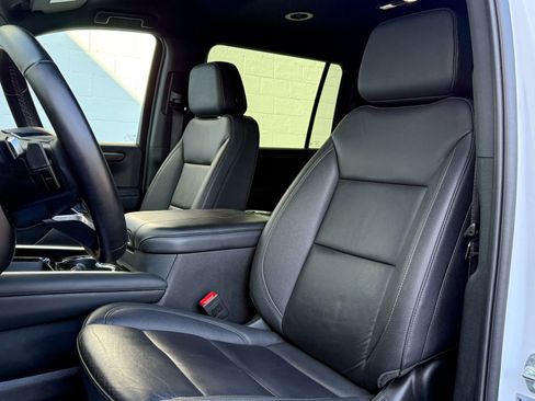 Certified 2025 Chevrolet Suburban LT AWD/4WD image 15