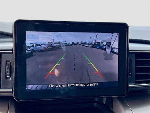 Used 2022 Ford Explorer XLT w/ Equipment Group 202A image 14