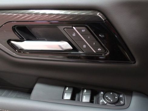 New 2026 GMC Yukon XL AT4 w/ AT4 Premium Plus Package AWD/4WD image 18