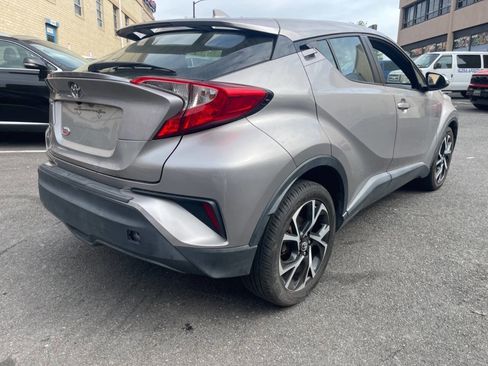 Used 2018 Toyota C-HR XLE image 2