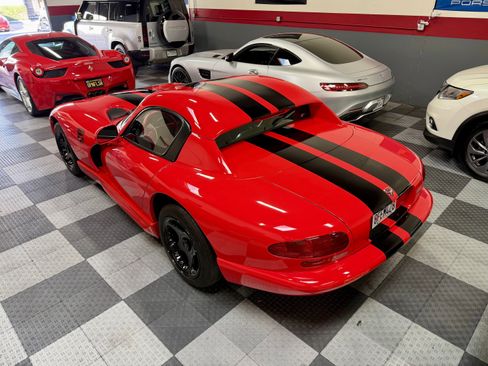 Used 1996 Dodge Viper RT/10 image 7